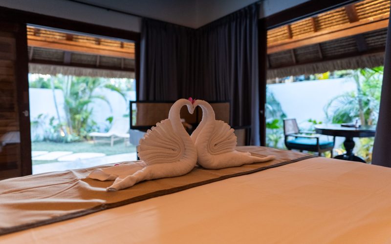 Villa-Tokay-Wave-Bed-Outdoors
